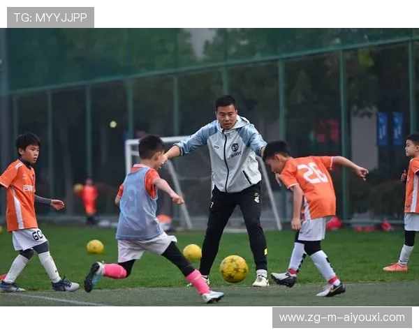 足球俱乐部在青训中推动心理健康常态化关怀体系，足球青训俱乐部规章制度